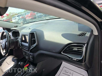 2019 Jeep Cherokee Altitude Edition - miniatura 16