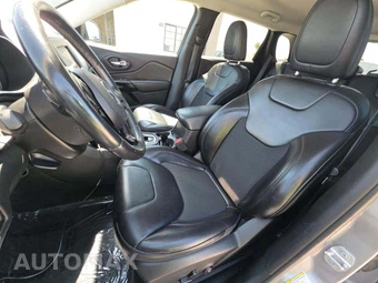 2019 Jeep Cherokee Altitude Edition - miniatura 3