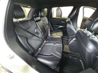 2019 Jeep Cherokee High Altitude Edition - miniatura 16