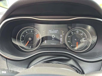 2019 Jeep Cherokee Latitude - miniatura 9