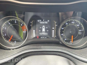 2019 Jeep Cherokee Latitude - miniatura 9