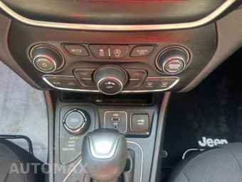 2019 Jeep Cherokee Latitude - miniatura 17