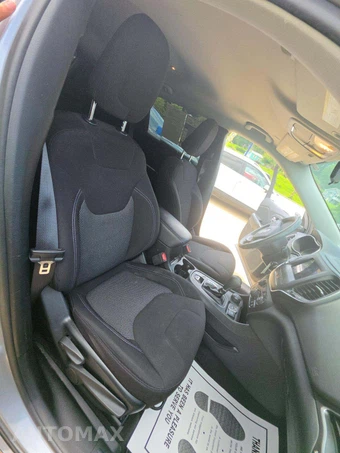 2019 Jeep Cherokee Latitude - miniatura 18
