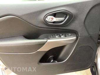 2019 Jeep Cherokee Latitude Plus - miniatura 13