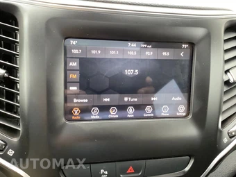 2019 Jeep Cherokee Latitude Plus - miniatura 23