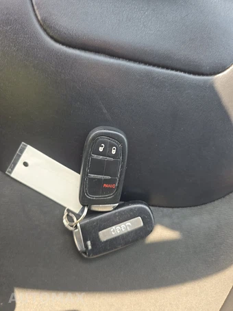 2019 Jeep Cherokee Latitude Plus - miniatura 14