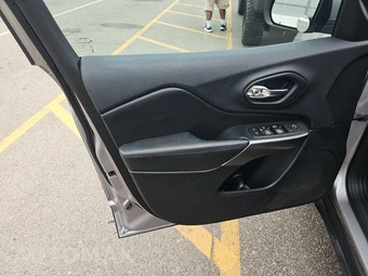 2019 Jeep Cherokee Latitude Plus - miniatura 9