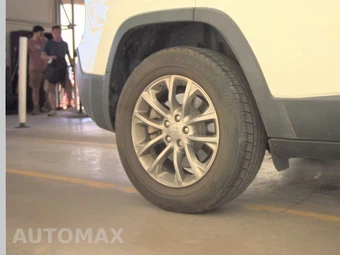2019 Jeep Cherokee Latitude Plus - miniatura 11