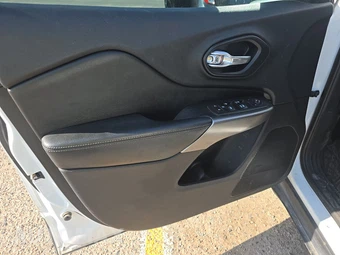 2019 Jeep Cherokee Latitude Plus - miniatura 15