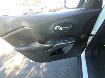 2019 Jeep Cherokee Latitude Plus – miniatura 9