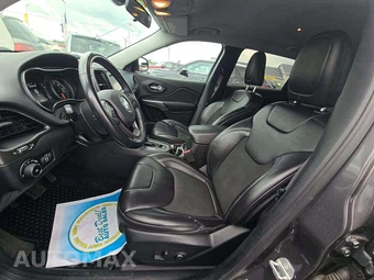 2019 Jeep Cherokee Latitude Plus - miniatura 3