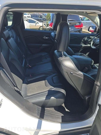2019 Jeep Cherokee Latitude Plus - miniatura 16