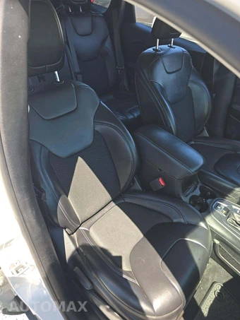 2019 Jeep Cherokee Latitude Plus - miniatura 18