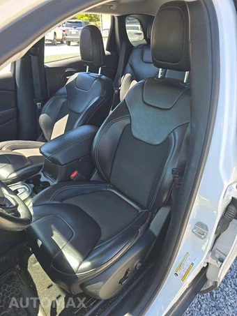 2019 Jeep Cherokee Latitude Plus - miniatura 6