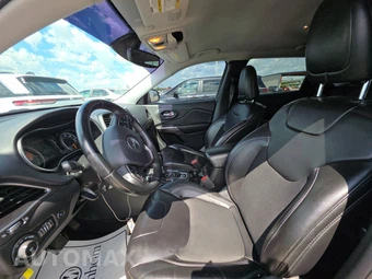 2019 Jeep Cherokee Latitude Plus - miniatura 7