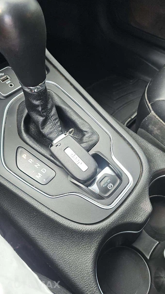 2019 Jeep Cherokee Latitude Plus - miniatura 18