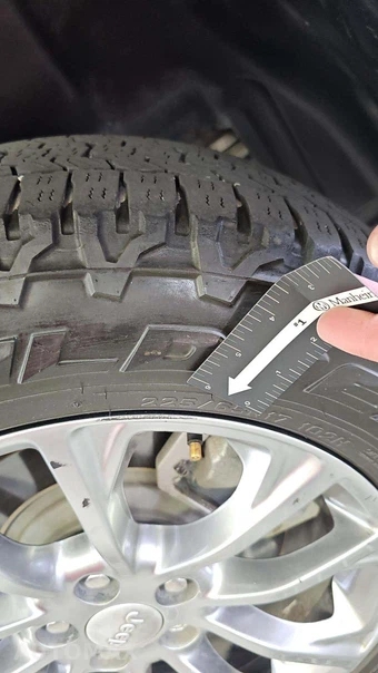 2019 Jeep Cherokee Latitude Plus - miniatura 38