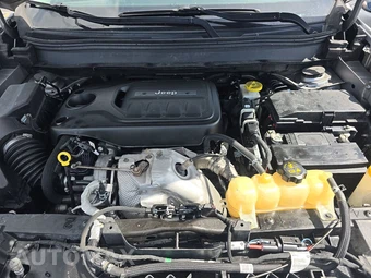 2019 Jeep Cherokee Latitude Plus - miniatura 15