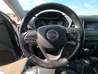 2019 Jeep Cherokee Latitude Plus - miniatura 10