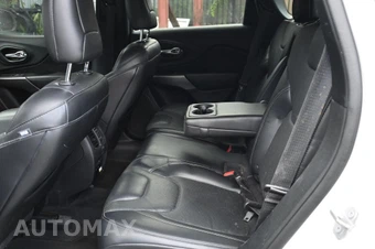 2019 Jeep Cherokee Limited – miniatura 13