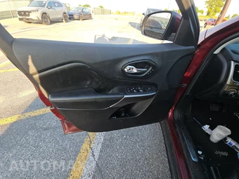 2019 Jeep Cherokee Limited – miniatura 9