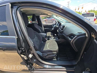2019 Jeep Cherokee North - miniatura 15