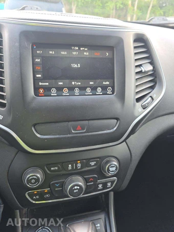 2019 Jeep Cherokee Sport - miniatura 7