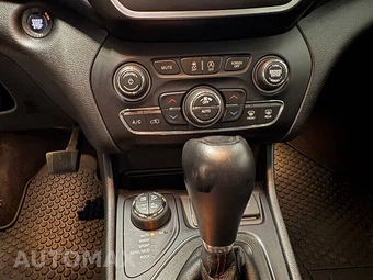 2019 Jeep Cherokee Trailhawk - miniatura 18