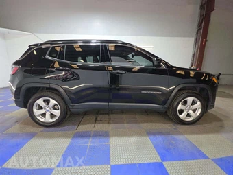 2019 Jeep Compass Latitude – miniatura 4
