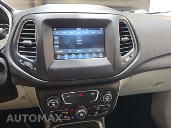 2019 Jeep Compass Latitude w/Sun & Wheel Pkg – miniatura 10