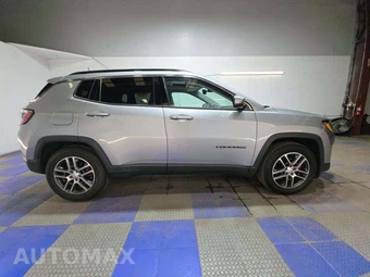 2019 Jeep Compass Latitude w/Sun & Wheel Pkg – miniatura 4