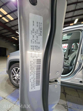 2019 Jeep Compass Latitude w/Sun & Wheel Pkg – miniatura 5