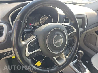 2019 Jeep Compass Latitude w/Sun & Wheel Pkg – miniatura 10
