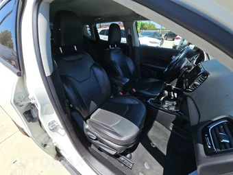 2019 Jeep Compass Limited - miniatura 8