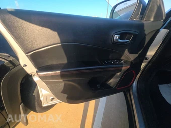 2019 Jeep Compass Trailhawk - miniatura 9