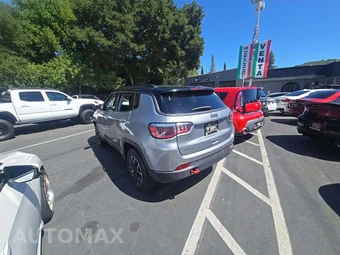 2019 Jeep Compass Trailhawk - miniatura 2