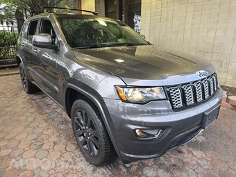 2019 Jeep Grand Cherokee Altitude Edition - miniatura 4