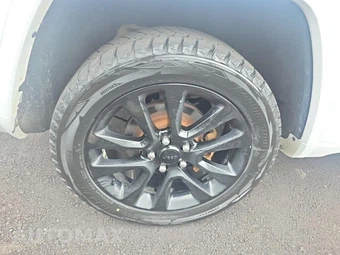 2019 Jeep Grand Cherokee Altitude Edition - miniatura 10