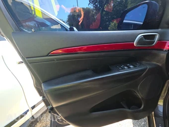 2019 Jeep Grand Cherokee Altitude Edition - miniatura 9