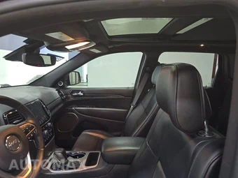 2019 Jeep Grand Cherokee High Altitude Edition - miniatura 18
