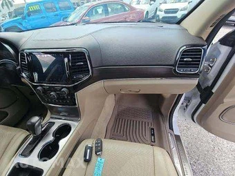 2019 Jeep Grand Cherokee Overland - miniatura 20