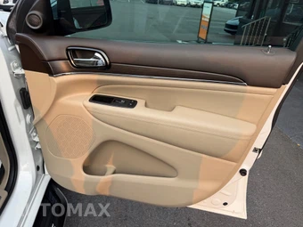 2019 Jeep Grand Cherokee Overland - miniatura 28