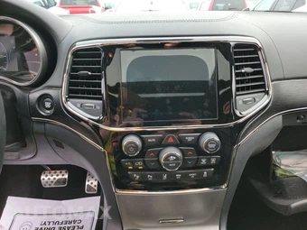 2019 Jeep Grand Cherokee Overland High Altitude Edition - miniatura 11