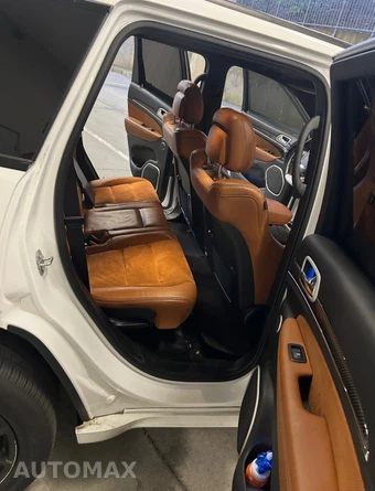 2019 Jeep Grand Cherokee SRT - miniatura 11