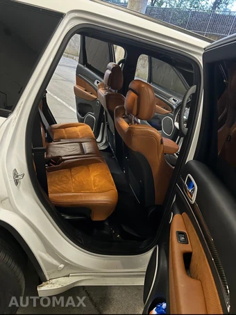 2019 Jeep Grand Cherokee SRT - miniatura 2