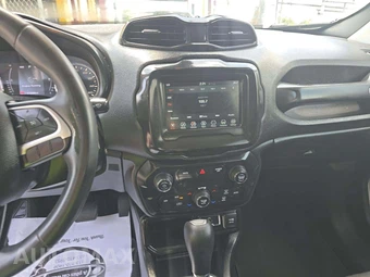 2019 Jeep Renegade Latitude – miniatura 7