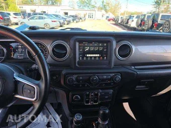 2019 Jeep Wrangler Unlimited Sahara - miniatura 11