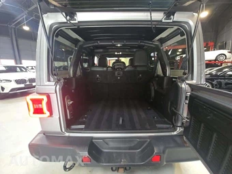 2019 Jeep Wrangler Unlimited Sahara - miniatura 14