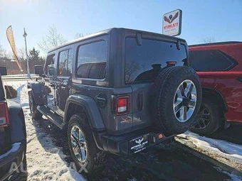 2019 Jeep Wrangler Unlimited Sahara - miniatura 2