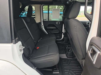 2019 Jeep Wrangler Unlimited Sahara - miniatura 16